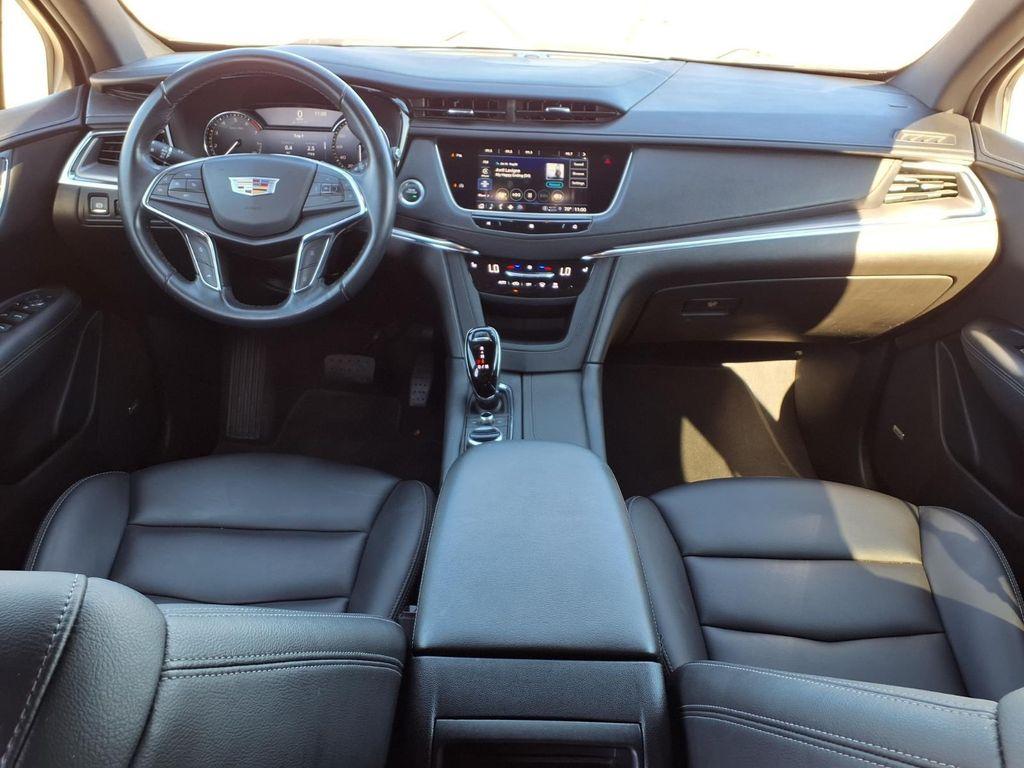 used 2021 Cadillac XT5 car, priced at $22,858