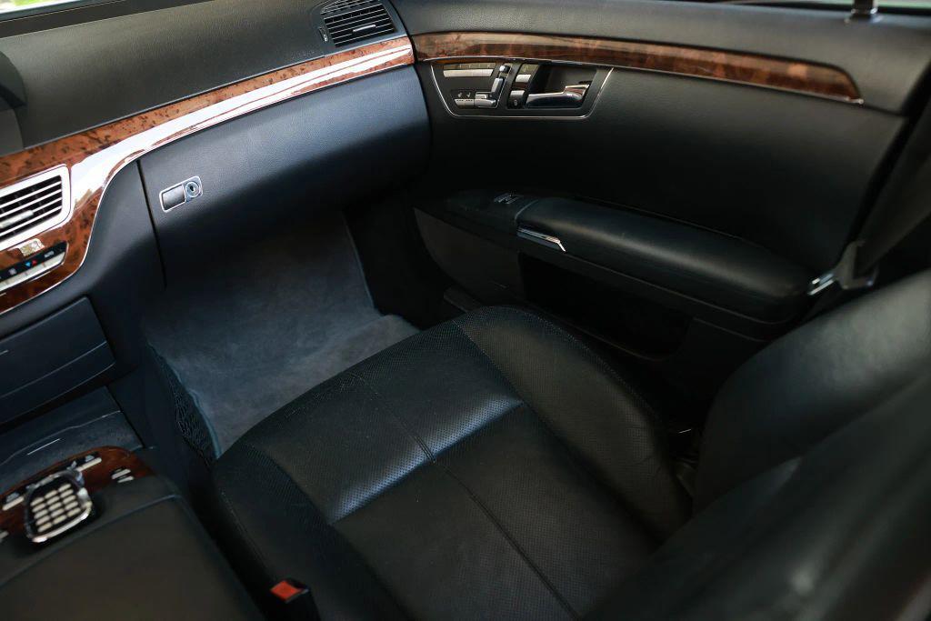 used 2007 Mercedes-Benz S-Class car, priced at $7,900