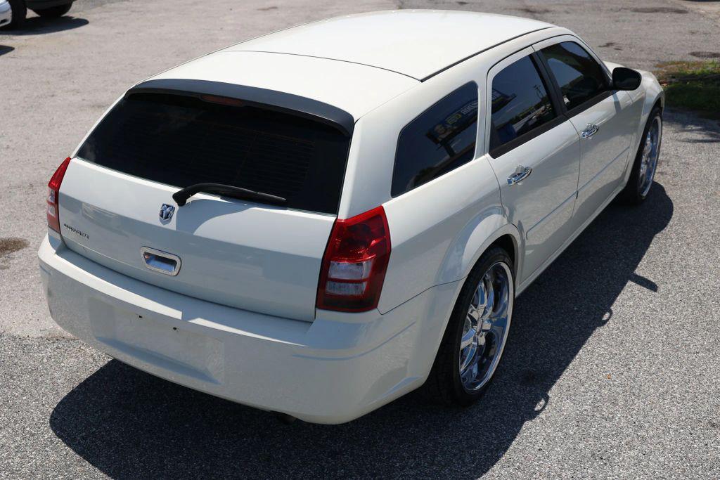 used 2005 Dodge Magnum car, priced at $7,900