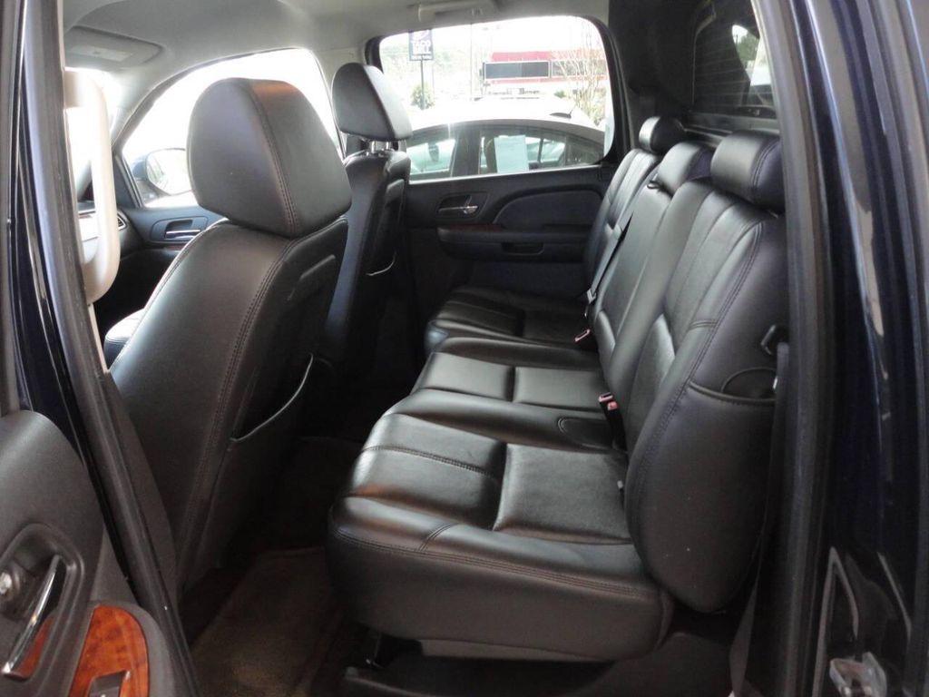 used 2007 Chevrolet Avalanche car, priced at $6,999