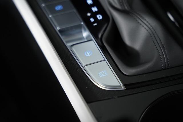 new 2025 Hyundai ELANTRA HEV car, priced at $27,607