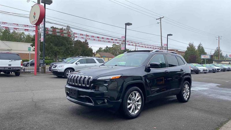 used 2015 Jeep Cherokee car, priced at $10,995