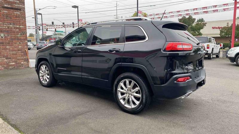 used 2015 Jeep Cherokee car, priced at $10,995