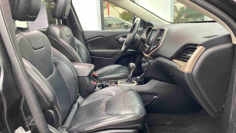 used 2015 Jeep Cherokee car, priced at $10,995
