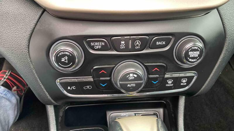 used 2015 Jeep Cherokee car, priced at $10,995