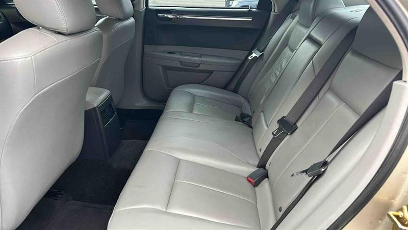 used 2006 Chrysler 300 car