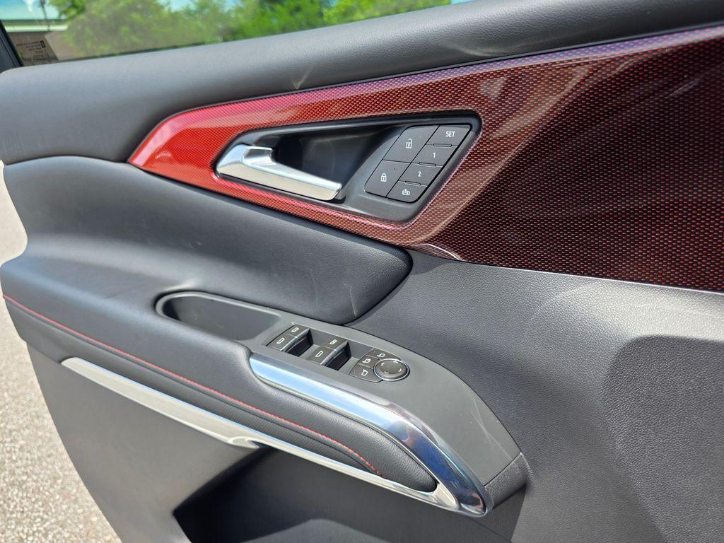 new 2026 Chevrolet Traverse car, priced at $56,529