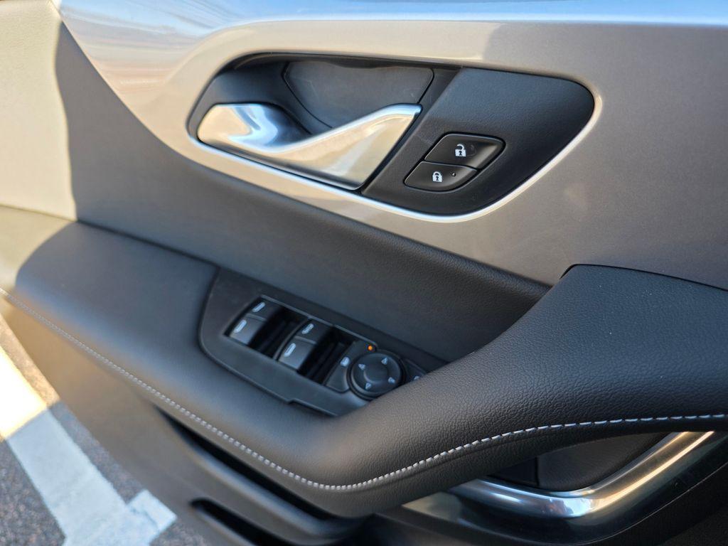 new 2025 Chevrolet Blazer car, priced at $35,717