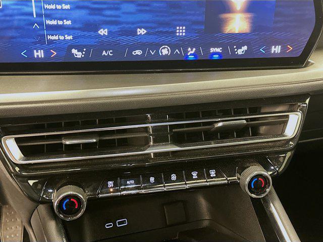 used 2025 Chevrolet Traverse car, priced at $35,487