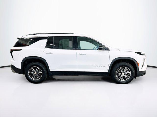 used 2025 Chevrolet Traverse car, priced at $35,487