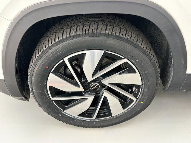 used 2024 Volkswagen Atlas car, priced at $27,996