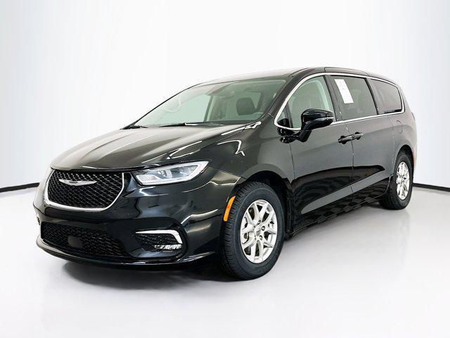 used 2024 Chrysler Pacifica car, priced at $28,697
