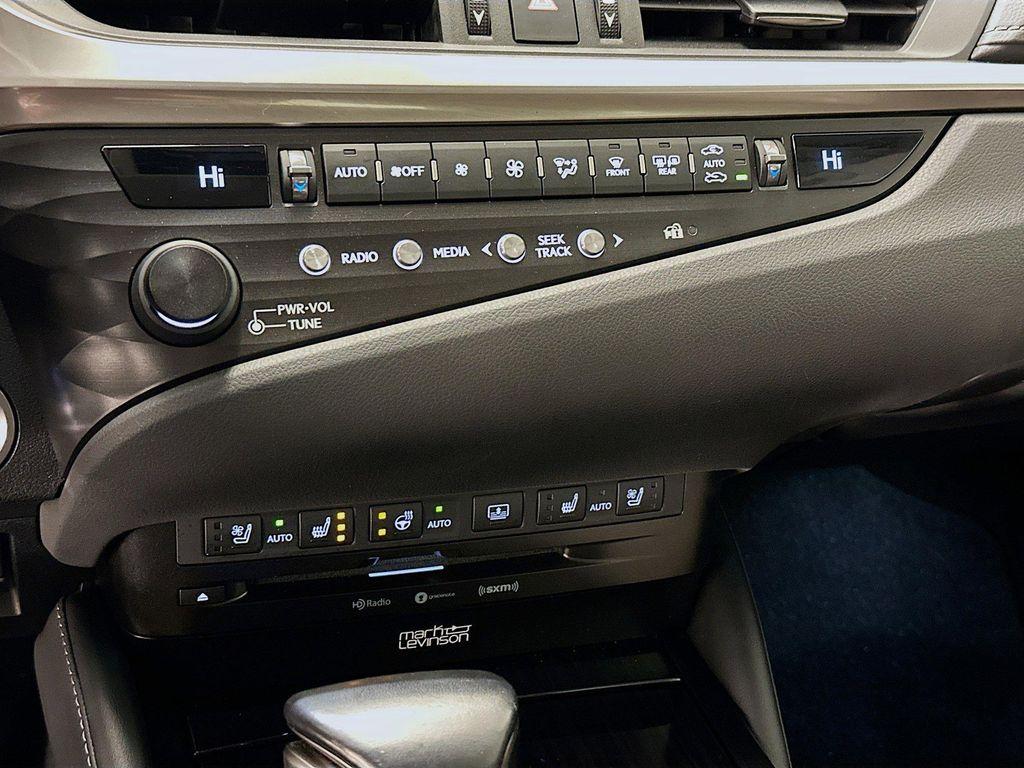 used 2020 Lexus ES 300h car, priced at $29,996