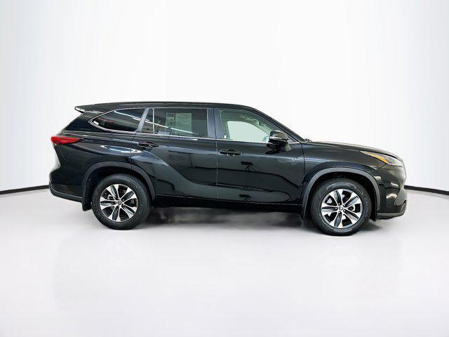 used 2023 Toyota Highlander car, priced at $31,496