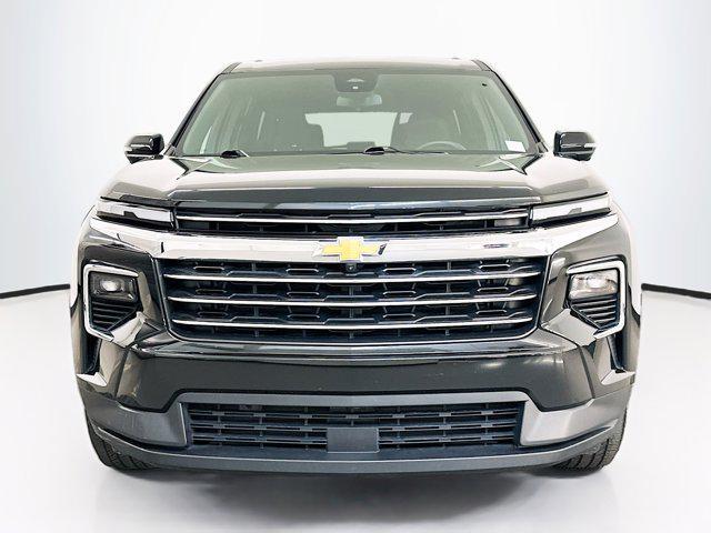 used 2024 Chevrolet Traverse car, priced at $33,496