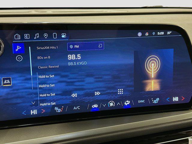 used 2025 Chevrolet Traverse car, priced at $35,496