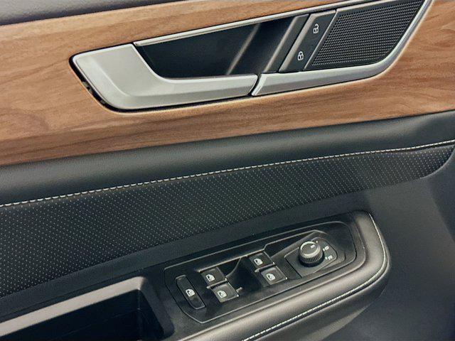 used 2025 Volkswagen Atlas car, priced at $33,597