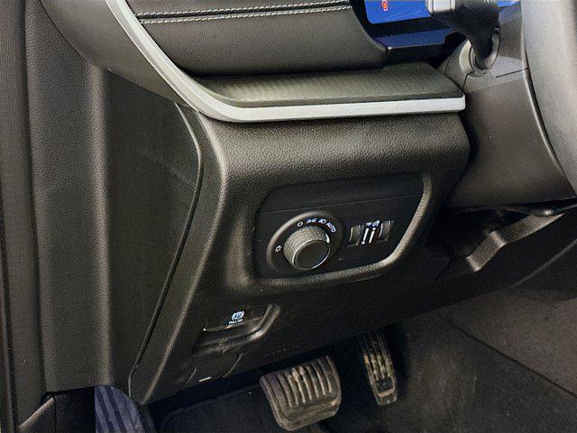 used 2024 Jeep Grand Cherokee L car, priced at $27,996