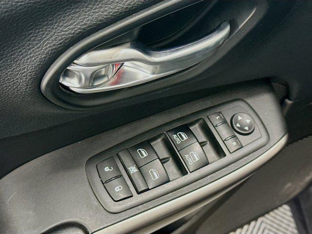 used 2019 Jeep Cherokee car, priced at $16,496