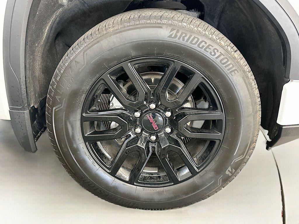 used 2024 GMC Sierra 1500 car, priced at $40,497