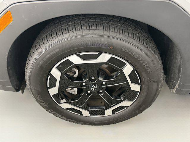 used 2025 Hyundai Santa Fe car, priced at $27,987