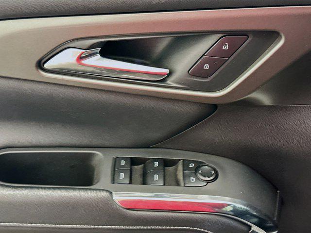 used 2025 Chevrolet Traverse car, priced at $35,496