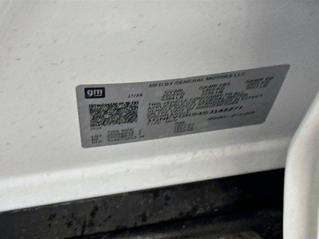 used 2025 Chevrolet Traverse car, priced at $35,496