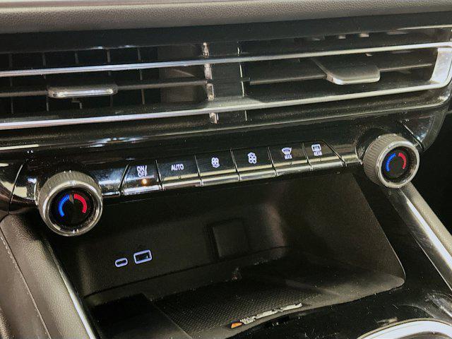 used 2025 Chevrolet Traverse car, priced at $35,496