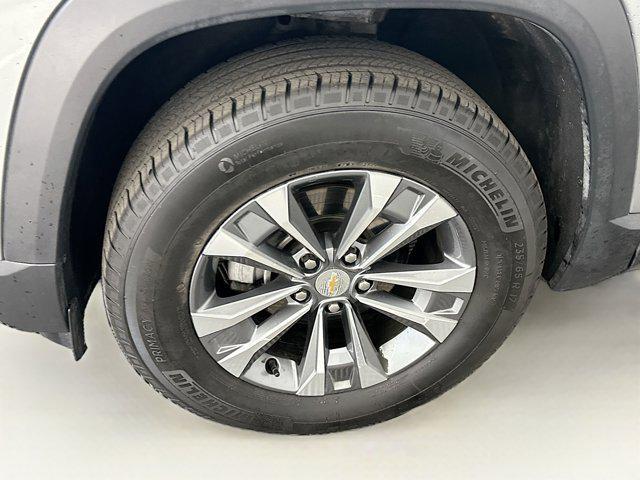 used 2025 Chevrolet Equinox car, priced at $25,497