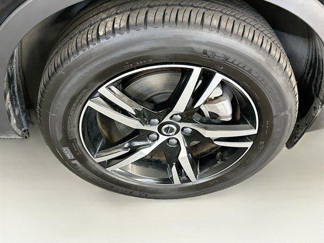used 2025 Volvo XC40 car, priced at $27,197