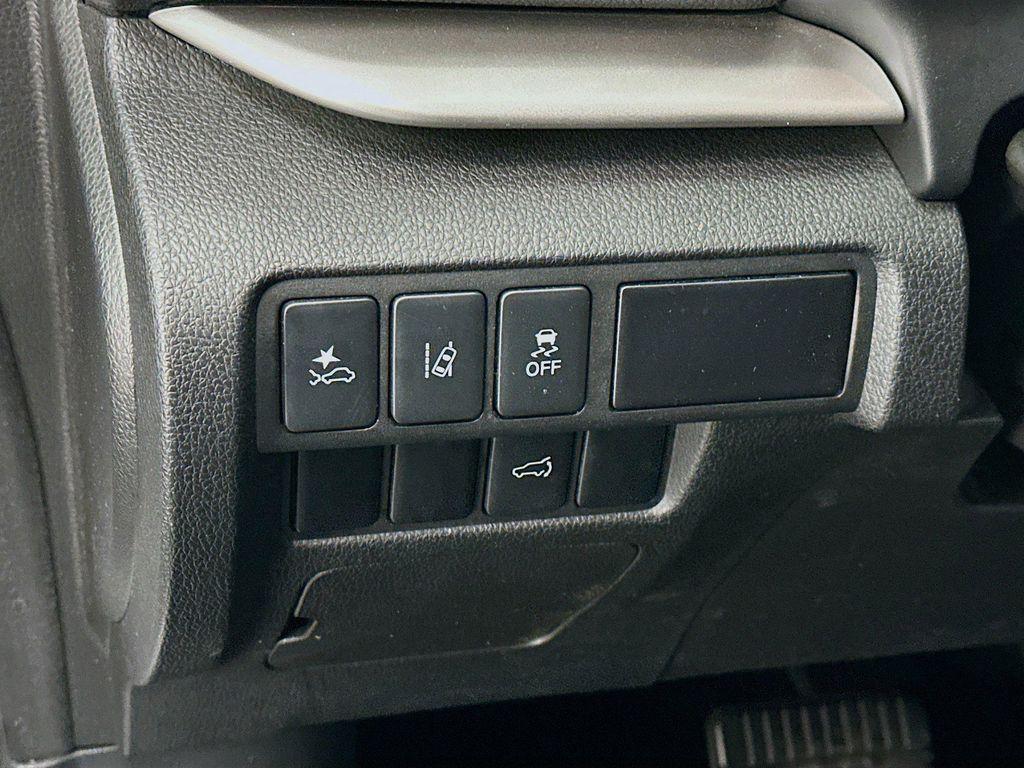 used 2025 Mitsubishi Eclipse Cross car, priced at $19,996