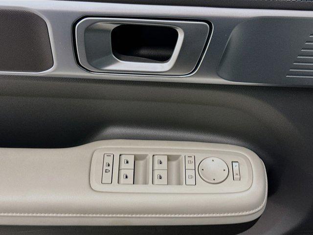 used 2025 Hyundai Santa Fe car, priced at $29,487