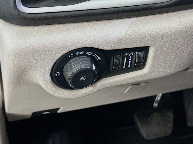 used 2024 Chrysler Pacifica car, priced at $25,996