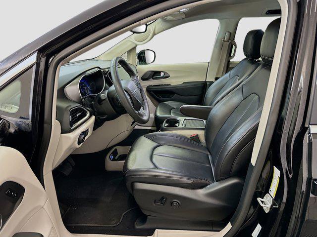 used 2024 Chrysler Pacifica car, priced at $25,996
