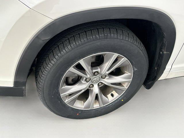 used 2015 Toyota Highlander car, priced at $15,999