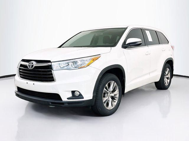 used 2015 Toyota Highlander car, priced at $15,999