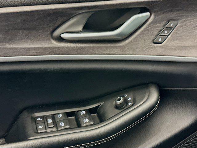 used 2024 Jeep Grand Cherokee L car, priced at $28,987