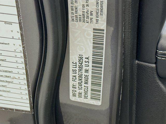 used 2024 Jeep Grand Cherokee L car, priced at $28,987