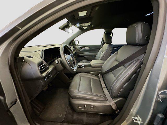 used 2025 Chevrolet Traverse car, priced at $34,487
