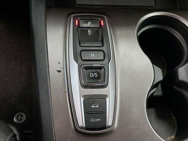 used 2022 Honda Pilot car, priced at $28,996