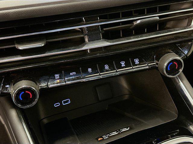 used 2025 Chevrolet Traverse car, priced at $35,487