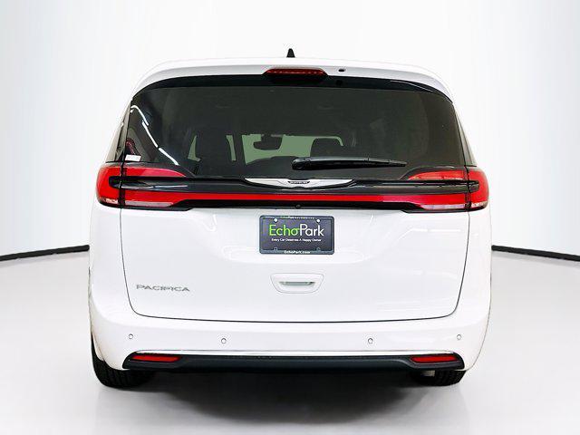 used 2024 Chrysler Pacifica car, priced at $26,987