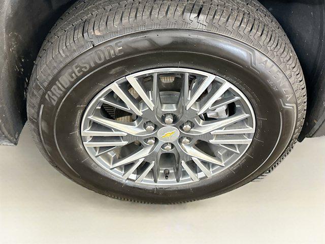 used 2025 Chevrolet Traverse car, priced at $35,496