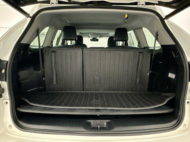 2018 Blizzard Pearl Toyota Highlander