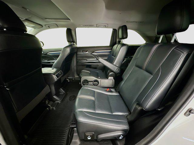 2018 Blizzard Pearl Toyota Highlander