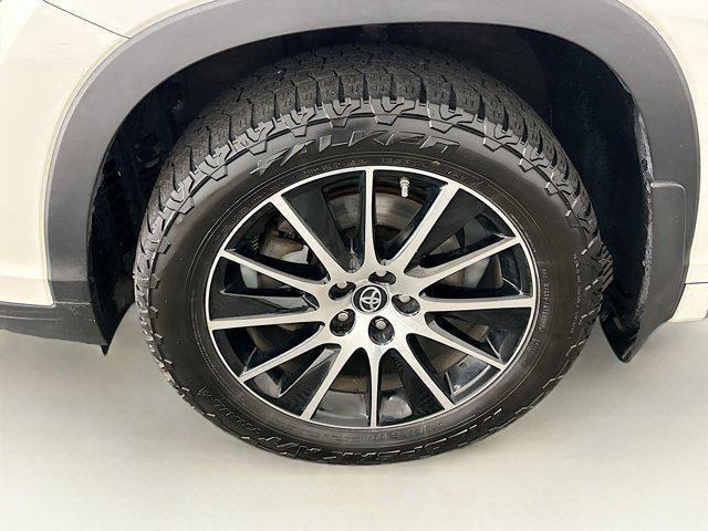 2018 Blizzard Pearl Toyota Highlander