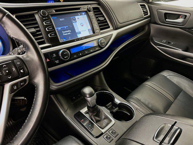 2018 Blizzard Pearl Toyota Highlander