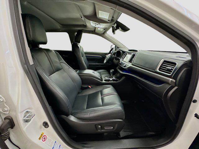 2018 Blizzard Pearl Toyota Highlander