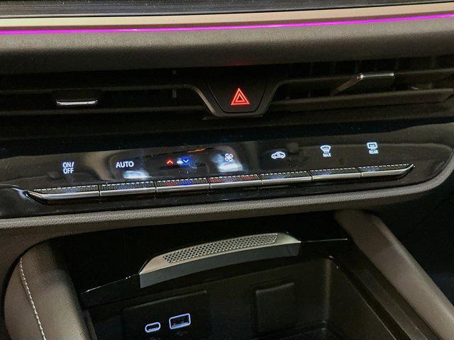 used 2025 Buick Envision car, priced at $28,396