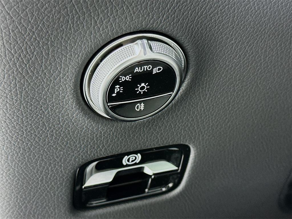 new 2026 Mercedes-Benz GLC 300 car, priced at $61,190